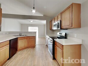 1420 Shorewood Dr in Auburndale, FL - Building Photo - Building Photo