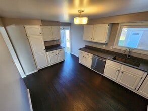 3219 S 10th St in Sheboygan, WI - Building Photo - Building Photo