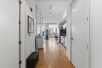 350 W Ash St, Unit 711 in San Diego, CA - Foto de edificio - Building Photo