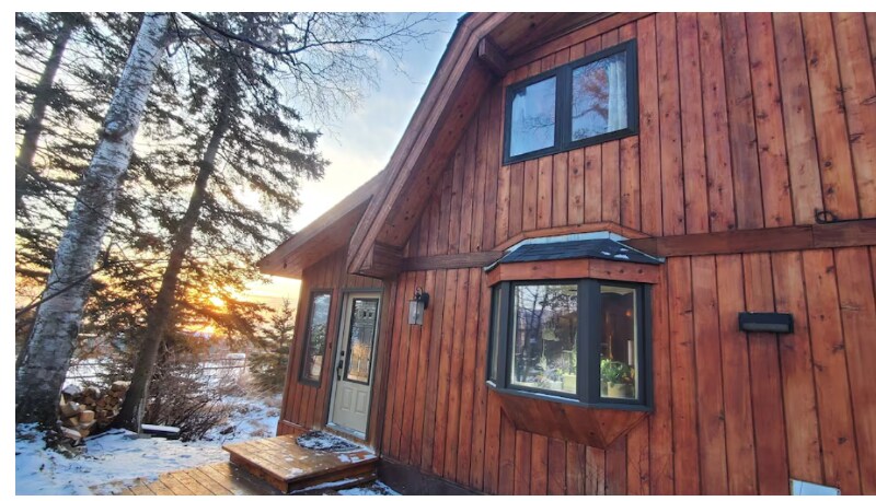 4955 De Armoun Rd in Anchorage, AK - Building Photo