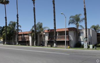 Villa Dorado in Hemet, CA - Foto de edificio - Building Photo