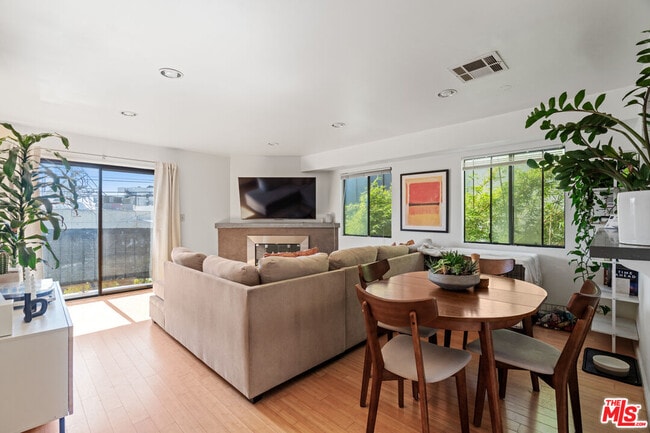 property at 2480 Penmar Ave