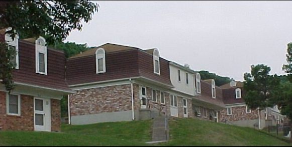 Chalet Manor in Kansas City, KS - Building Photo
