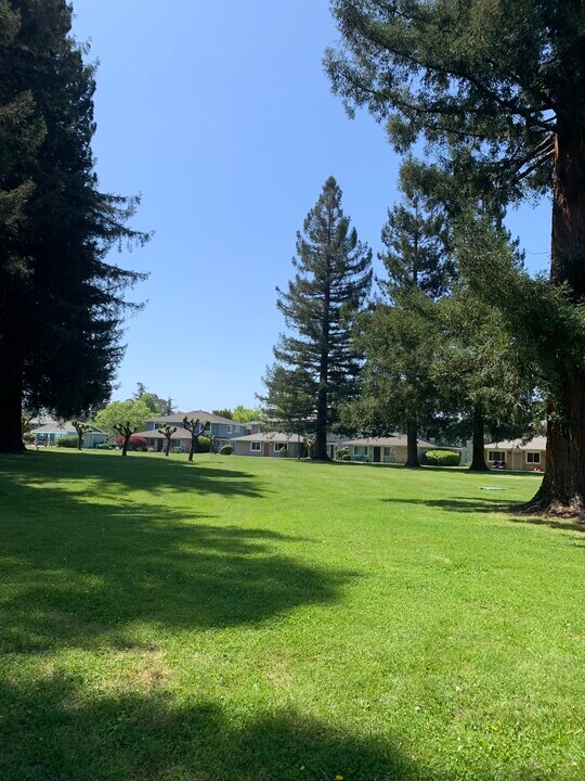 2412 Plata Ct in Santa Rosa, CA - Foto de edificio