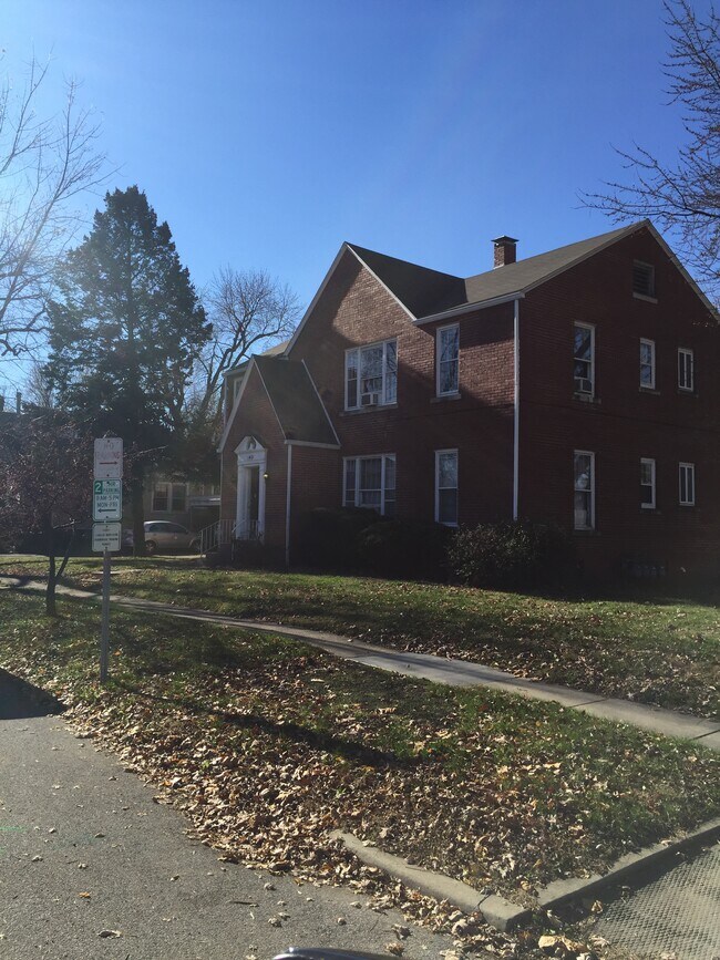 1401 S Spring St Apartments and Nearby Springfield Apartments For Rent Springfield, IL