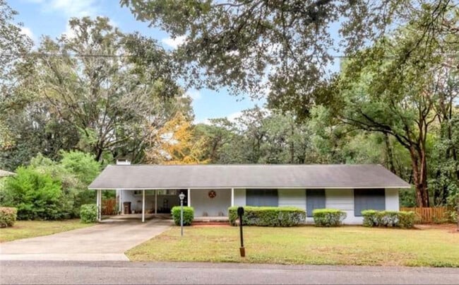 property at 315 Bomar Pl