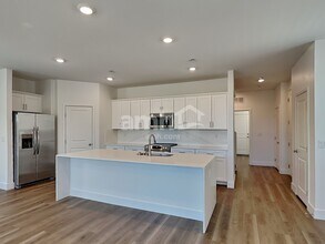 4660 Flaming Ridge Trail in Las Vegas, NV - Building Photo - Building Photo