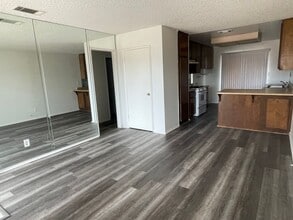 13191 Kiowa Rd in Apple Valley, CA - Building Photo - Building Photo