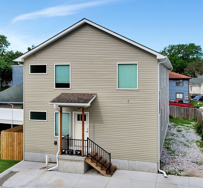 1337 S 10th St in Lincoln, NE - Building Photo - Building Photo