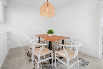 250 Lanchester Ct in Naples, FL - Building Photo - Building Photo