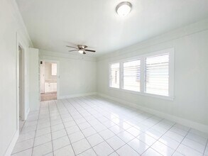 1911 Bingham St in Honolulu, HI - Building Photo - Building Photo