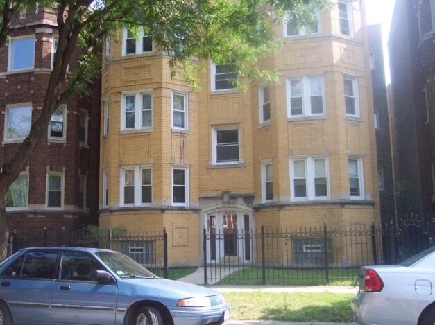 8015-8017 S Ellis Ave in Chicago, IL - Building Photo