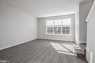 1057 Flint Ct in Joppatowne, MD - Foto de edificio - Building Photo