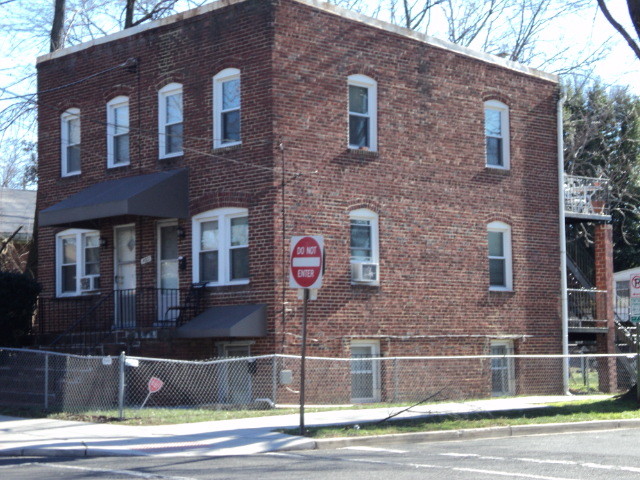 4601 Blaine St NE in Washington, DC - Building Photo