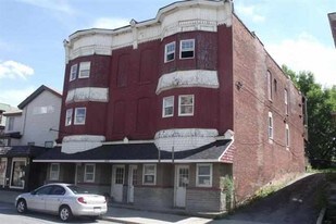 61 W Fulton St in Gloversville, NY - Building Photo