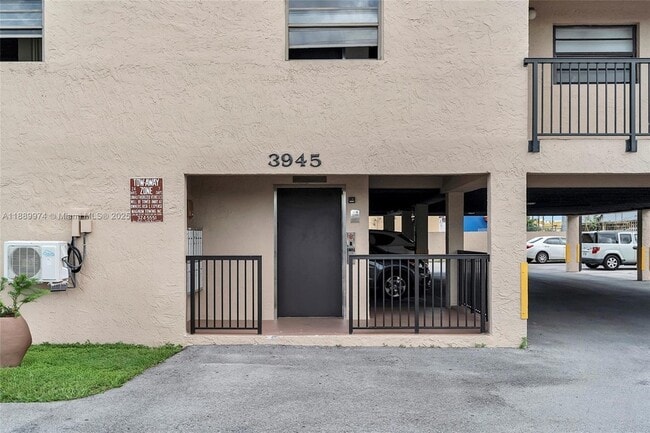 3945 SW 89th Ave, Unit 201 in Miami, FL - Building Photo - Building Photo