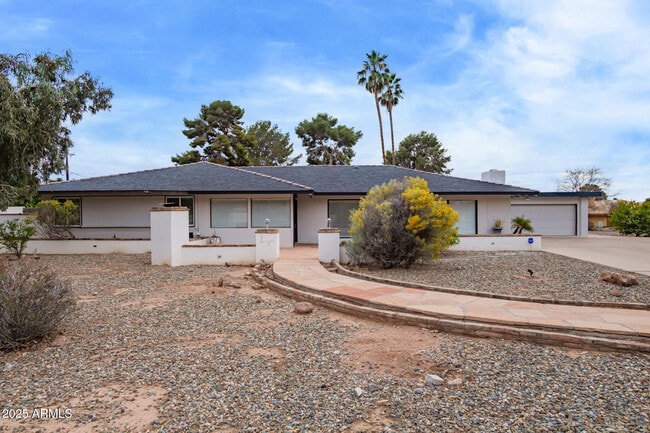 property at 5401 E Exeter Blvd