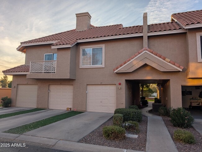 property at 1633 E Lakeside Dr