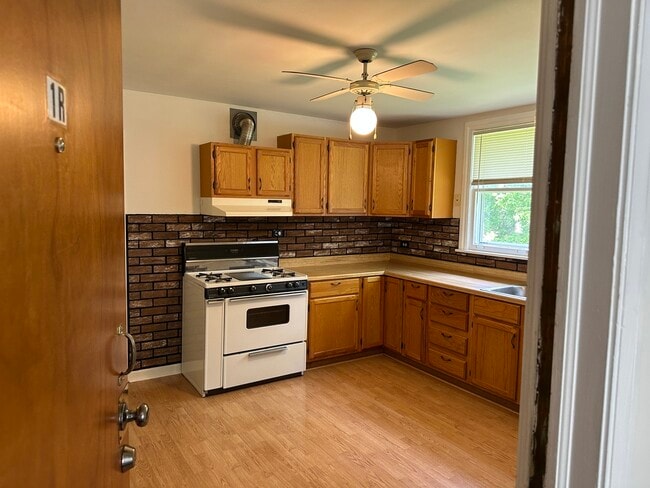 8415 Archer Ave in Willow Springs, IL - Building Photo - Building Photo