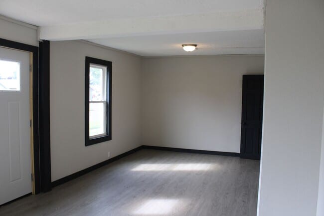 317 S 6th St in Cornell, WI - Building Photo - Building Photo