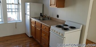 199 Strathmore Rd in Boston, MA - Building Photo
