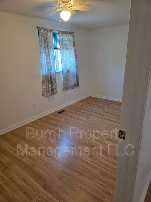 140 Scott Ln in Venetia, PA - Building Photo - Building Photo