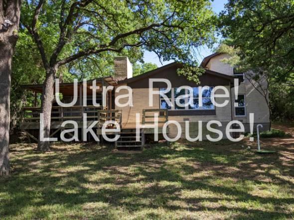 7464 Love Cir in Fort Worth, TX - Building Photo - Building Photo