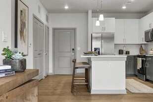 Elmstead in Knoxville, TN - Building Photo