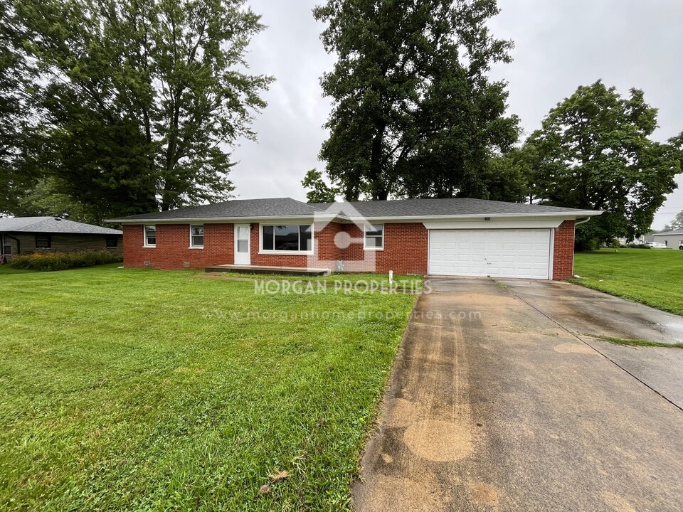 324 Norris Dr in Anderson, IN - Building Photo