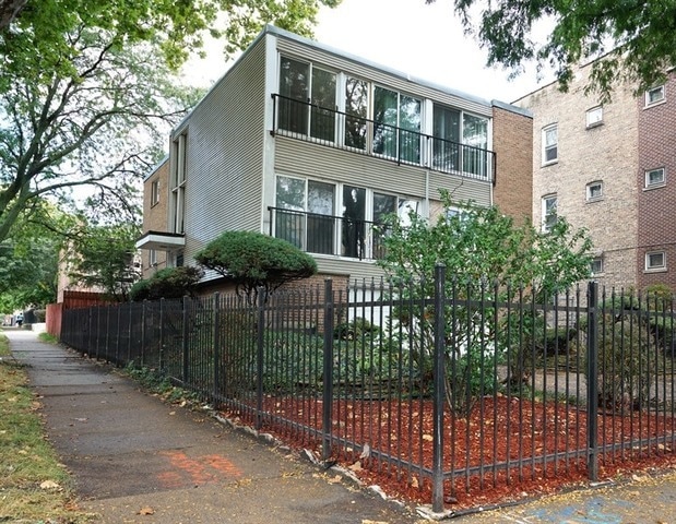 property at 654 E 80th St