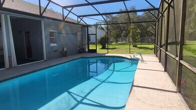 1267 Little Oak Cir in Titusville, FL - Building Photo - Building Photo