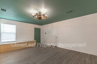 8140 Nube Medina in San Antonio, TX - Building Photo - Building Photo