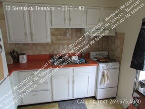 33 Sherman Terrace in Madison, WI - Foto de edificio - Building Photo