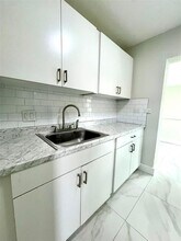1960 NW 49th St in Miami, FL - Building Photo - Building Photo