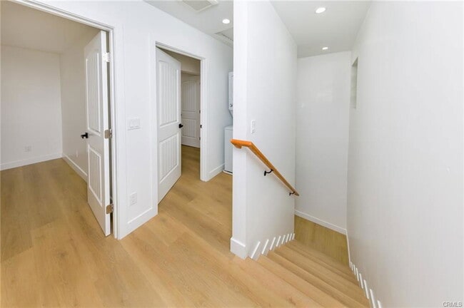 7510 Etiwanda Ave in Los Angeles, CA - Building Photo - Building Photo