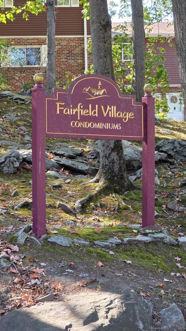 property at 215 Edgemoor Rd