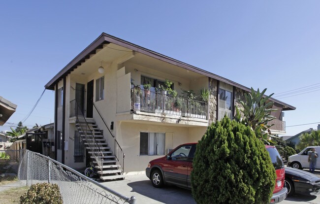 3805-3809 37th St in San Diego, CA - Foto de edificio - Building Photo