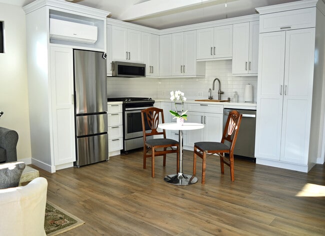 6459 Wynkoop St in Los Angeles, CA - Foto de edificio - Building Photo