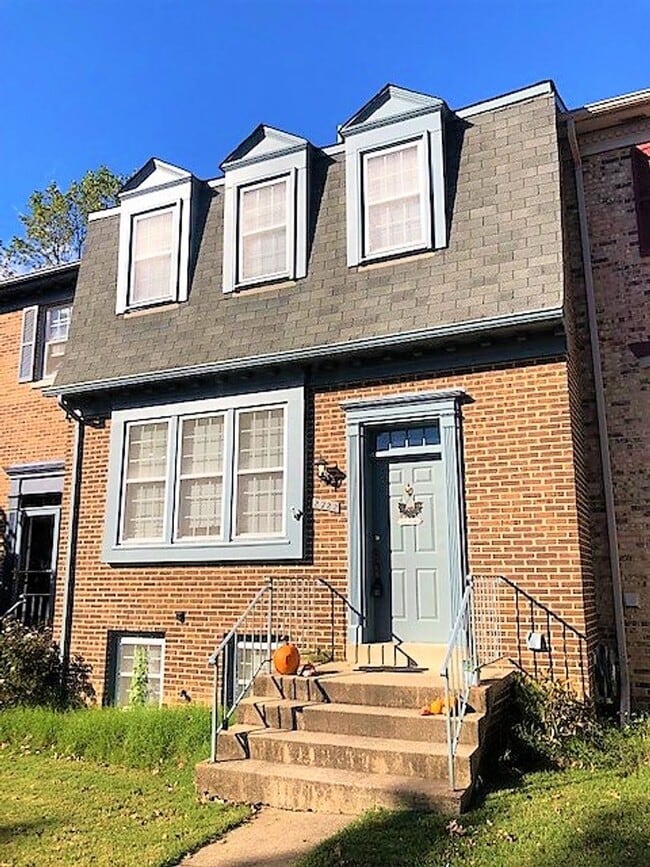 property at 2722 Shawn Leigh Dr