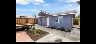 2224 107th Ave in Oakland, CA - Building Photo