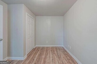 3140 Delowe Dr in East Point, GA - Building Photo - Building Photo