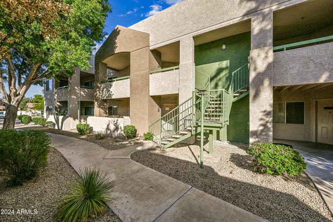 property at 1295 N Ash St