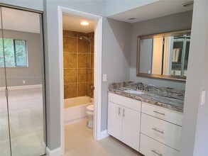 8091 NW 15th Mnr in Plantation, FL - Building Photo - Building Photo