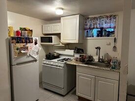 13511 231st St, Unit Basement in Springfield Gardens, NY - Building Photo