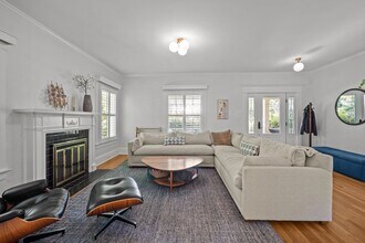 1015 W Trinity Ave in Durham, NC - Building Photo - Building Photo