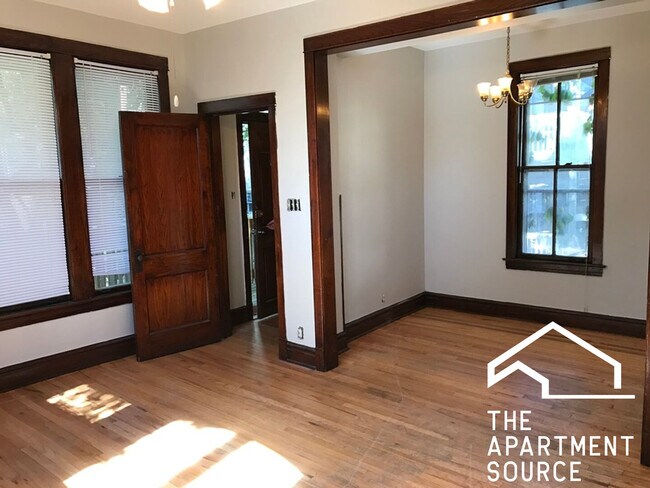 3047 N Clifton Ave, Unit CH in Chicago, IL - Building Photo - Building Photo