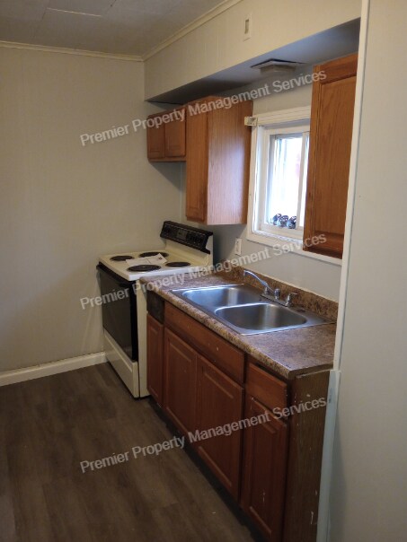 416 Epworth St-Unit -B in New Castle, PA - Building Photo - Building Photo