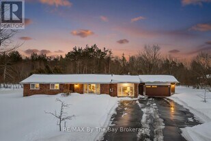 111 Balm Beach Rd E in Tiny, ON - Building Photo