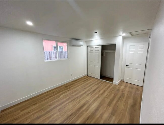 847 E 106th St in Los Angeles, CA - Building Photo - Building Photo