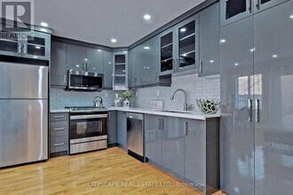 343 Wildgrass Rd in Mississauga, ON - Building Photo - Building Photo